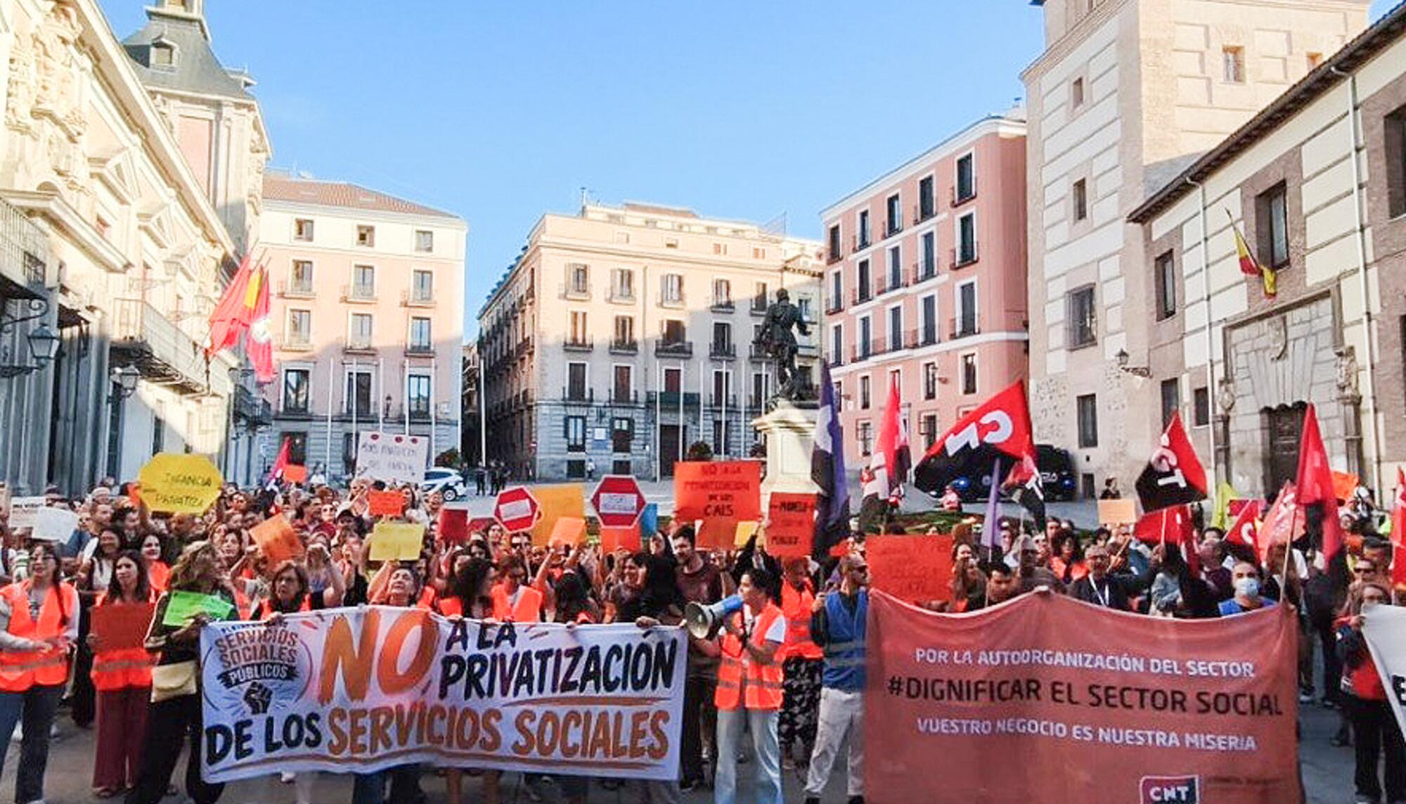 CNT servicios sociales manifestación