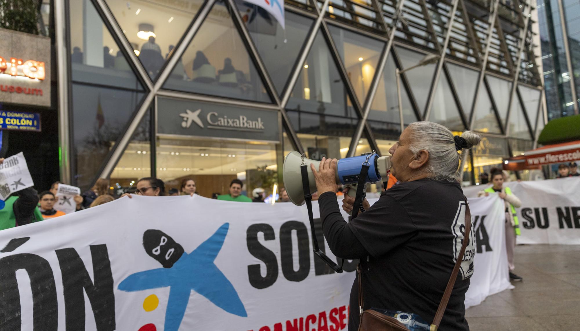 Acción Caixabank Desahucios Llerena Canica - 11