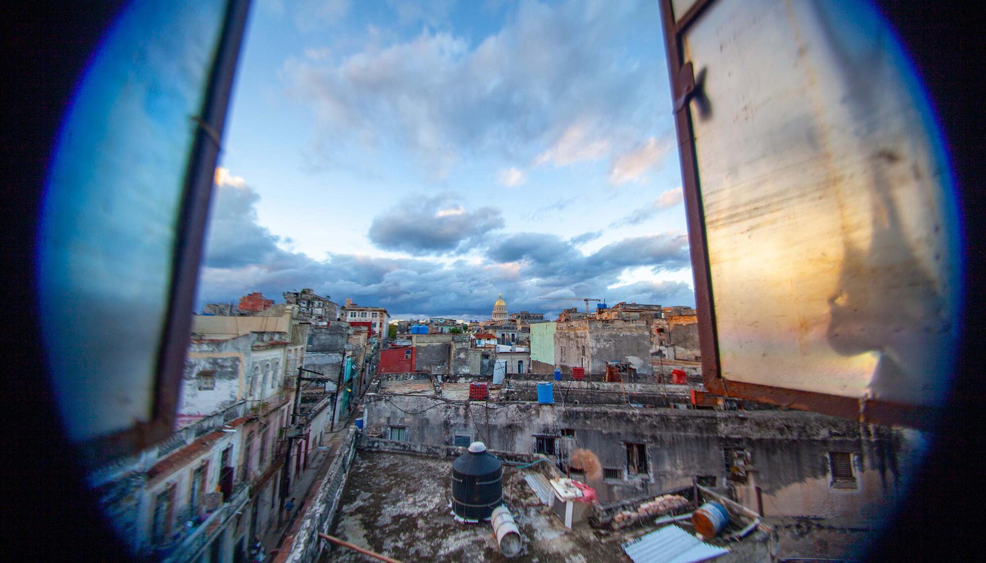 Vista de La Habana durante un apagón en el marco de la crisis energética de febrero de 2026. Los cortes ya alcanzan hasta 18 horas consecutivas de interrupción del servicio eléctrico