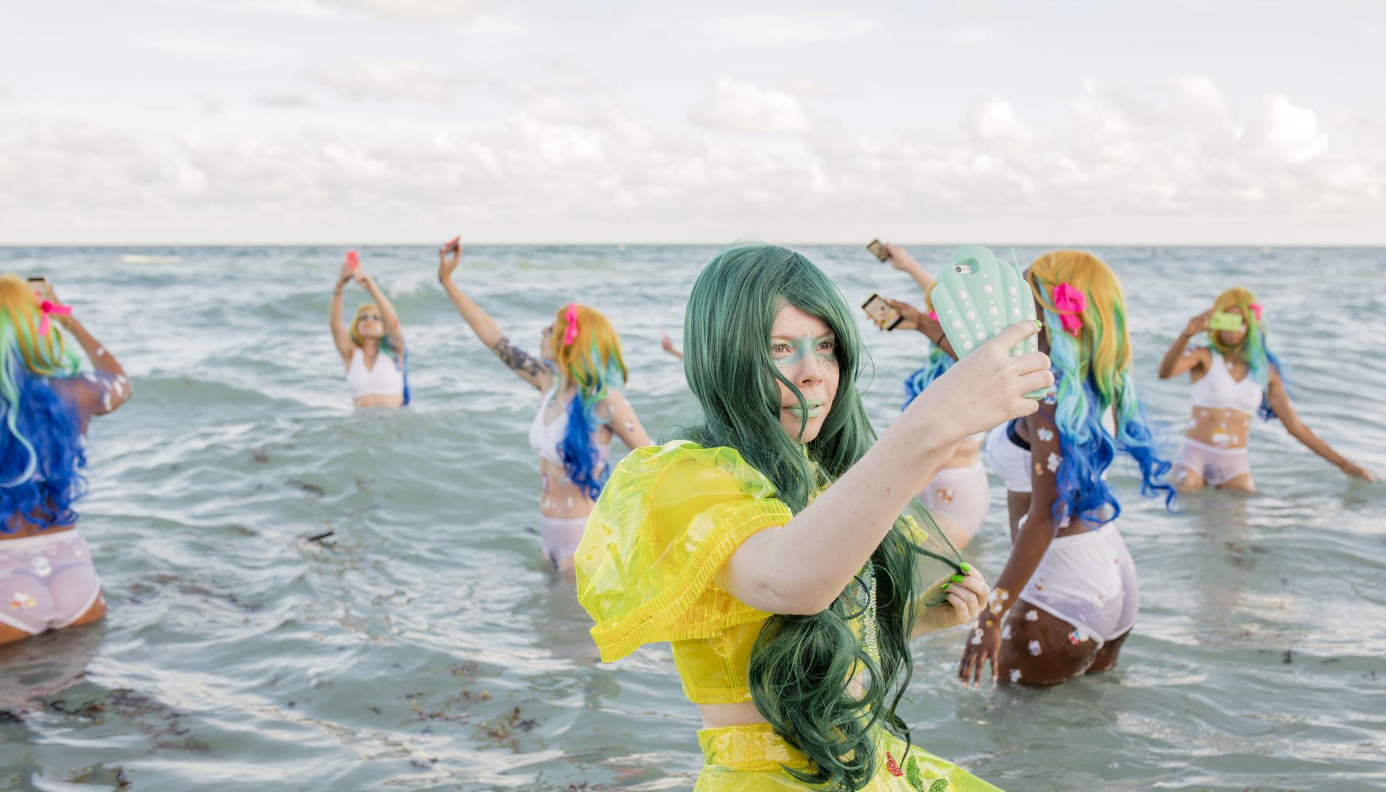 La performance Hello Selfie de Kate Durbin