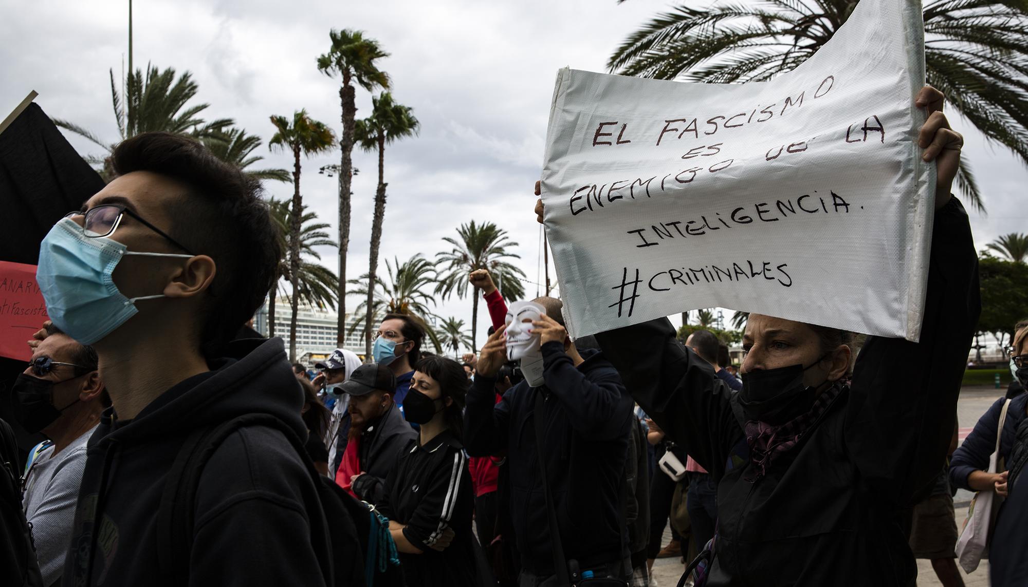 concentración contra el mitín de VOX en el Parque Santa Catalina en Las palmas de Gran Canaria.  - 2