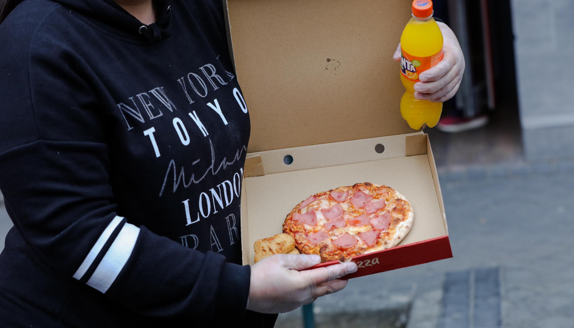 Menú infantil en tiempos de coronavirus: pizza, nuggets y refresco - 6