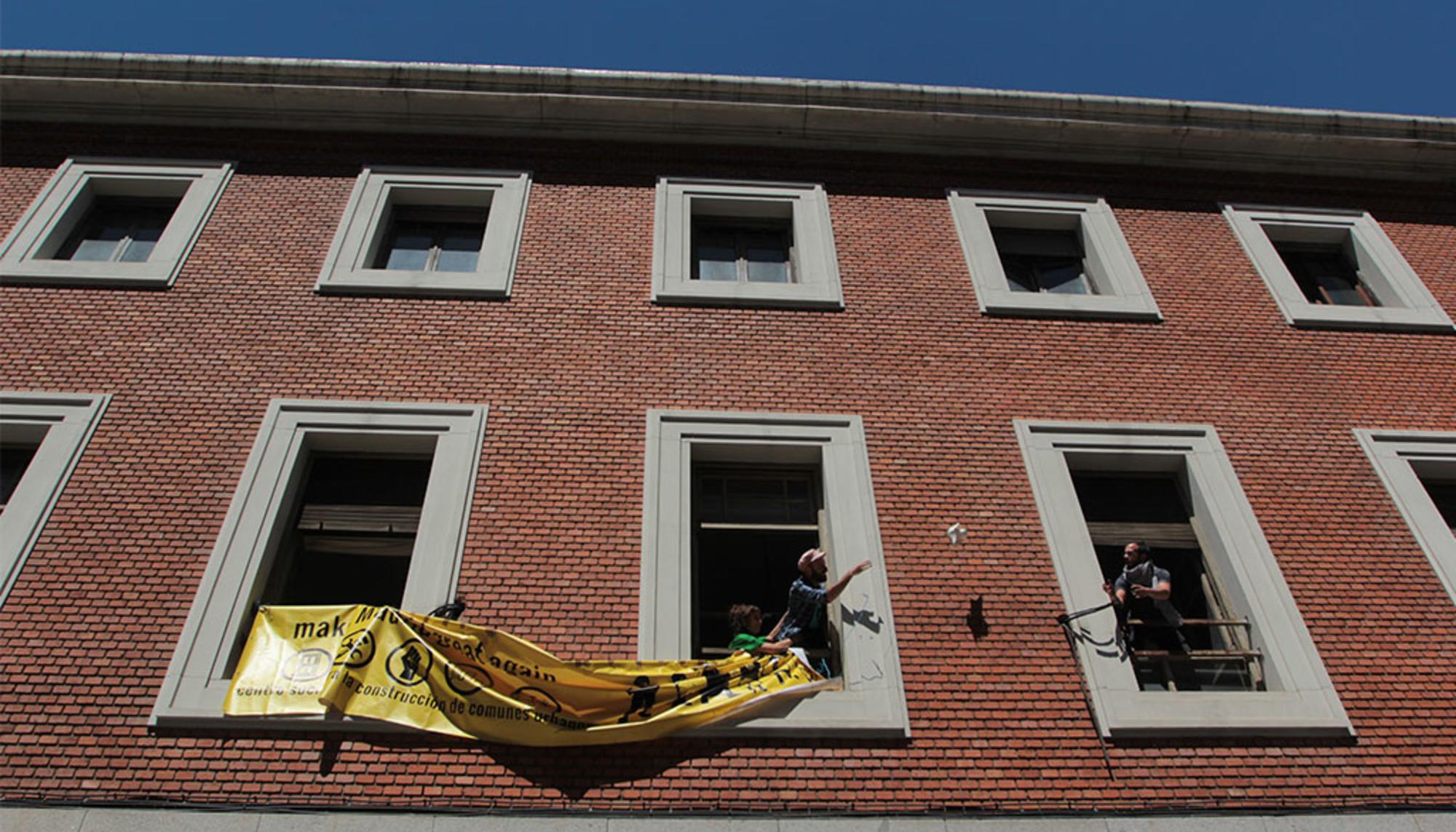 Okupación del edificio en la calle Gobernador