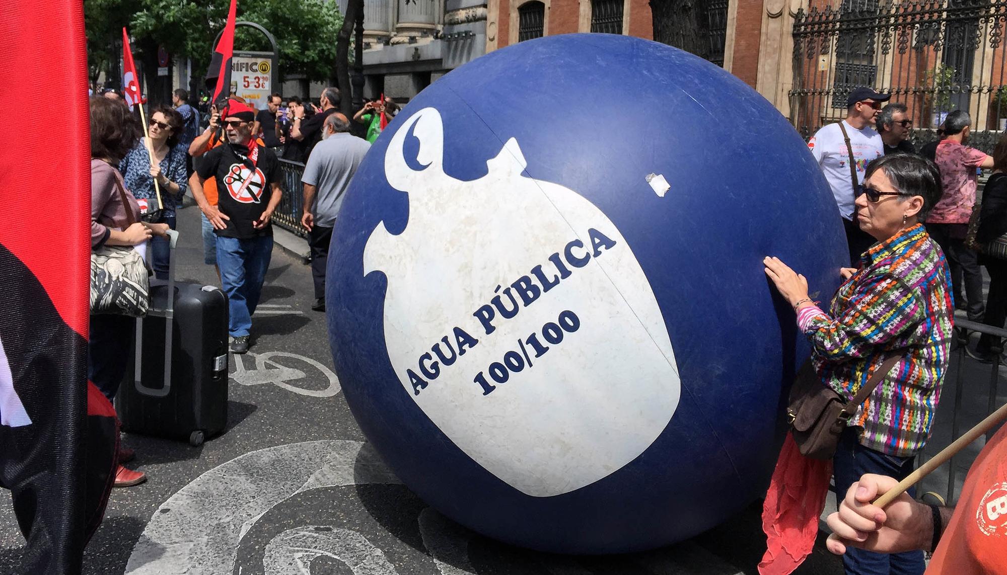 Manifestación privatización agua Canal Isabel II