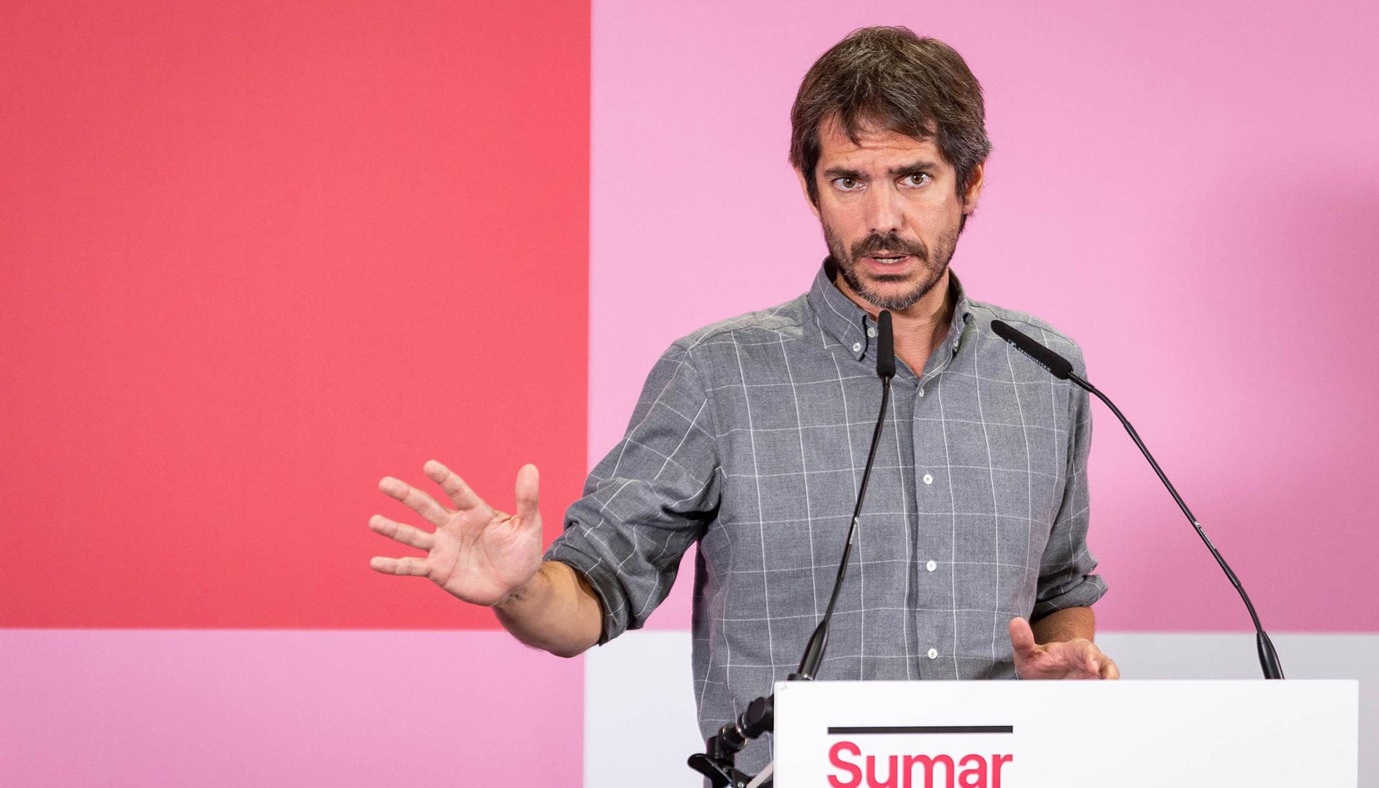 El portavoz de Sumar, Enrnest Urtasun, en rueda de prensa el 2 de octubre de 2023.