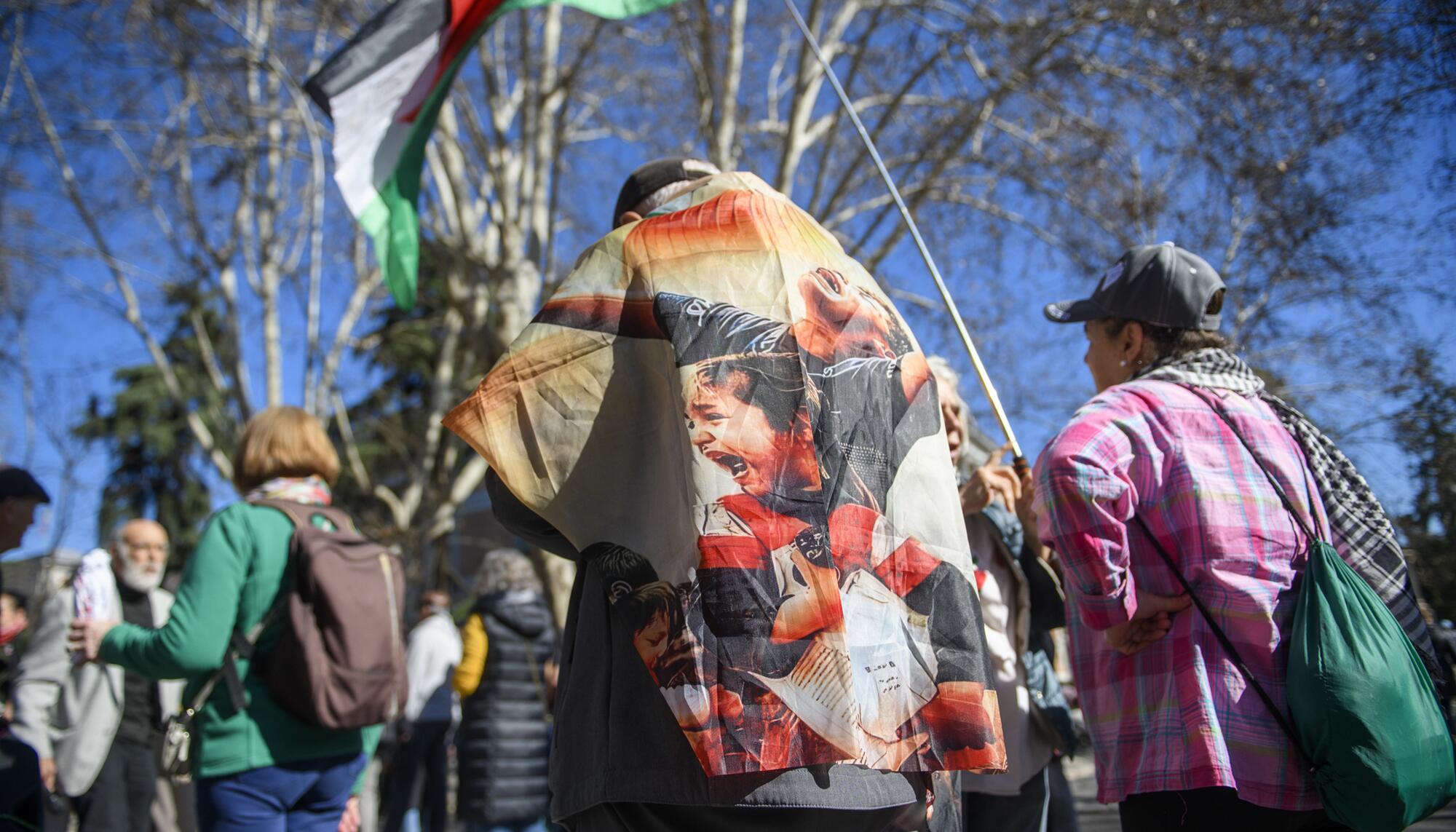 Manifestación del 17 de febrero "Libertad para Palestina" convocada por Sumar, IU, Más País, PCE y los grandes sindicatos. El PSOE apoyó la manifestación como "participante". - 7