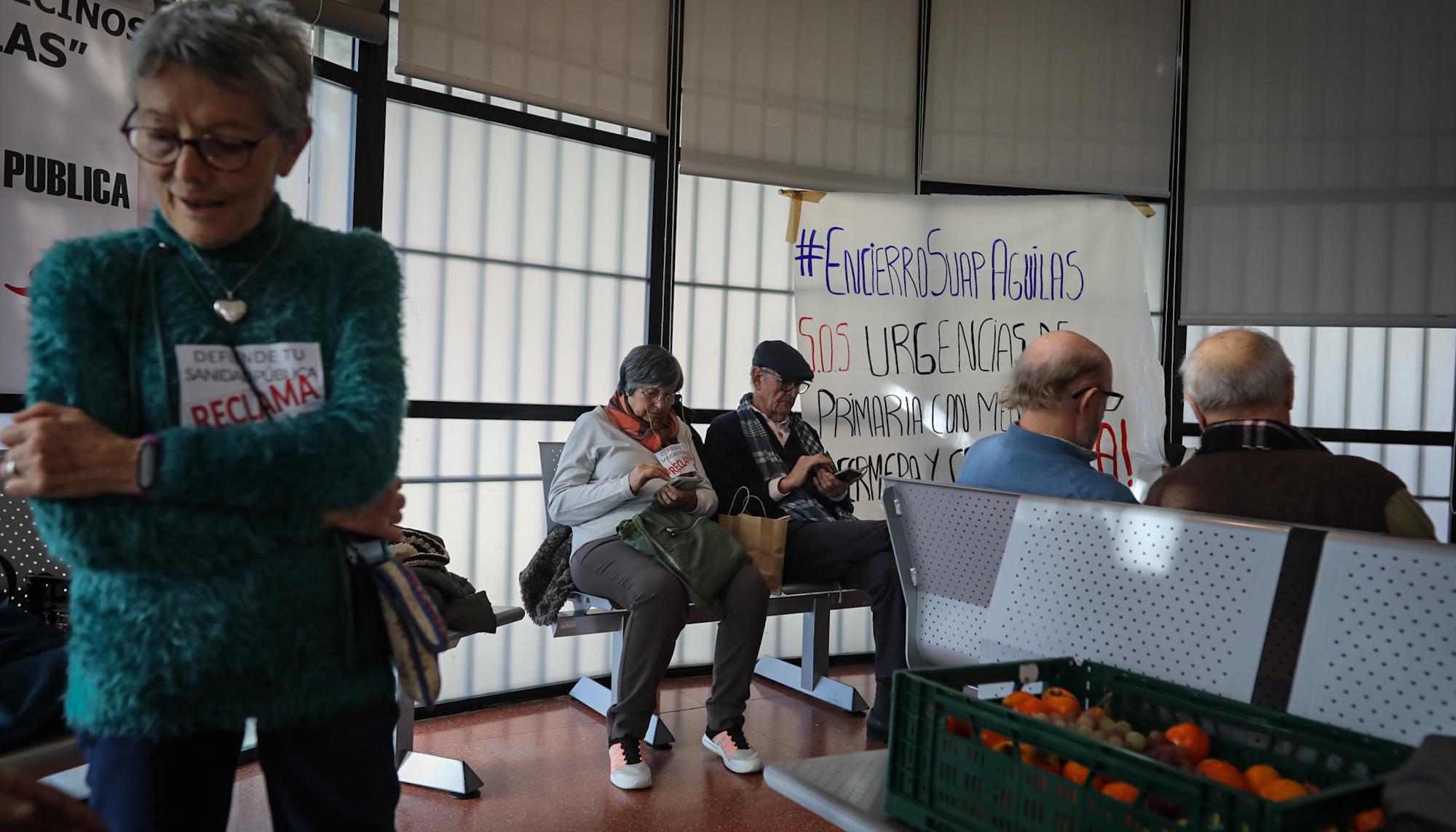 Ocupación Centro de Salud Las Aguilas - 10