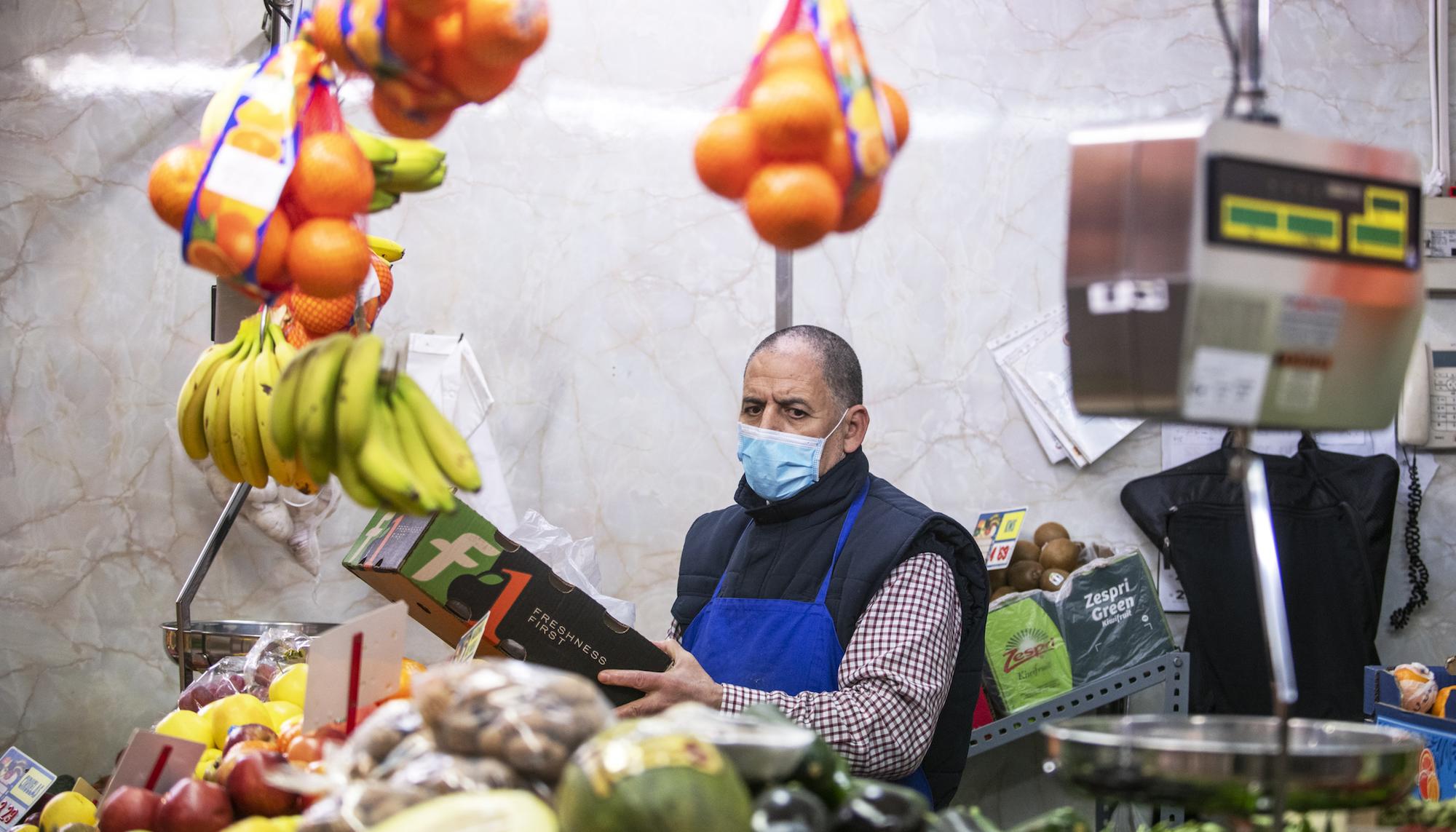 Mercado Maravillas, la cercanía del comercio tradicional no para durante el estado de alarma - 9