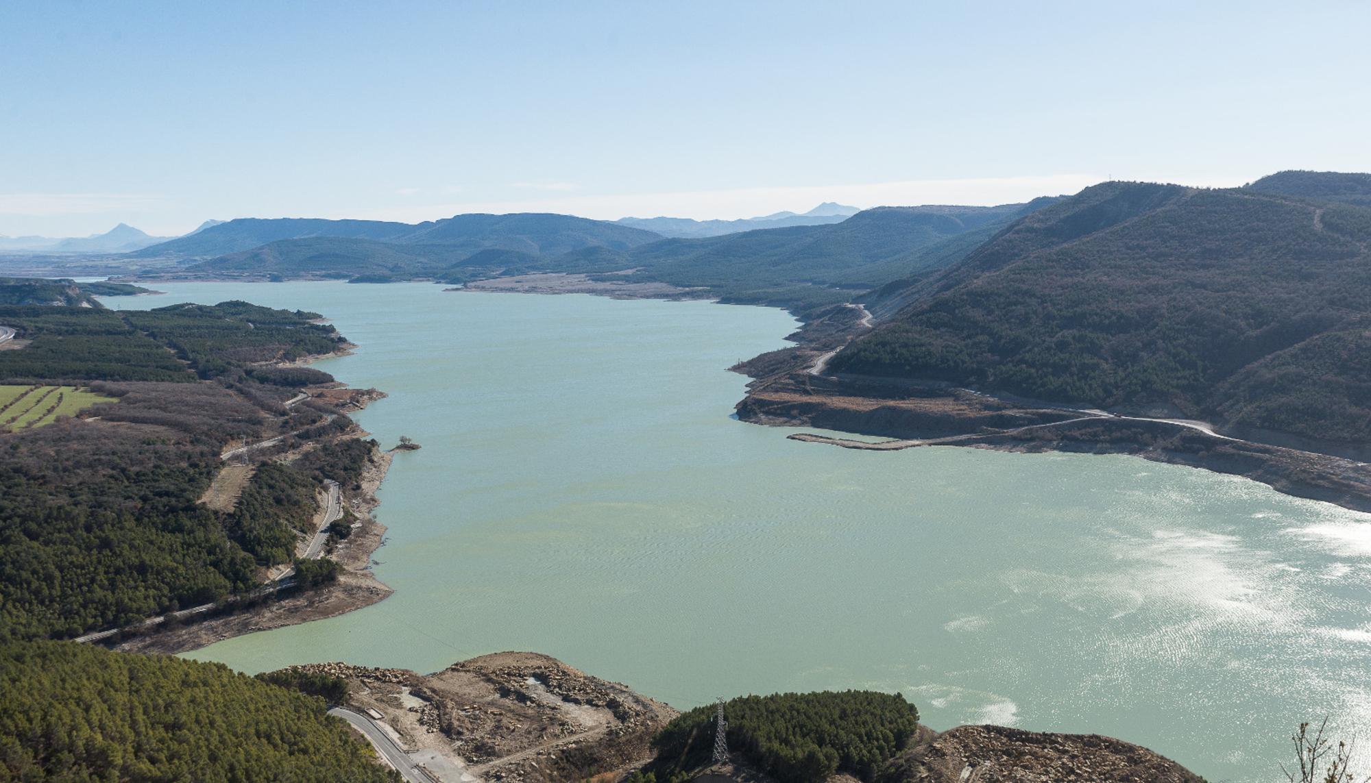 Imagen del pantano de Yesa