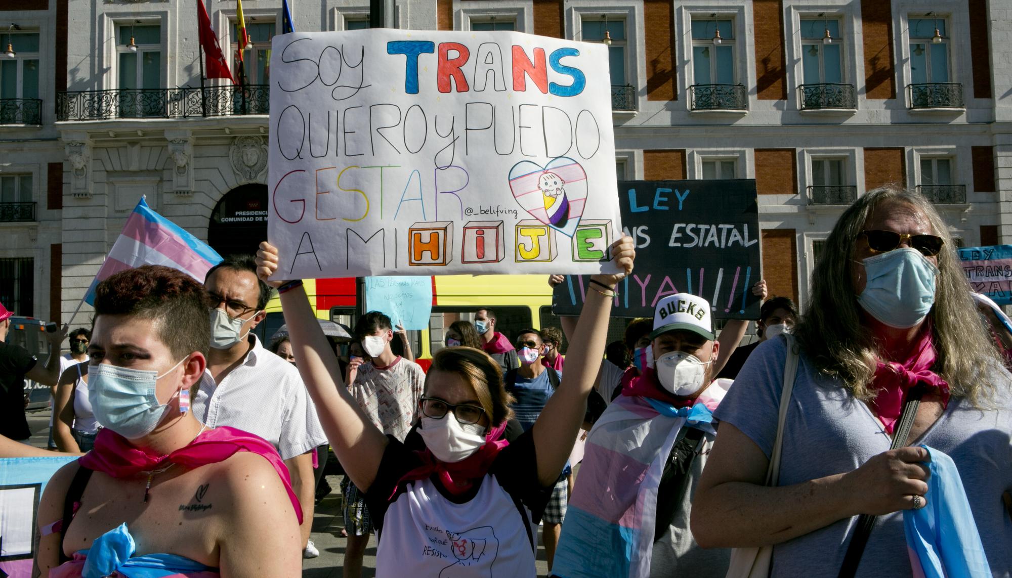 Familias Trans Aliadas se concentran en Sol para pedir una Ley Estatal