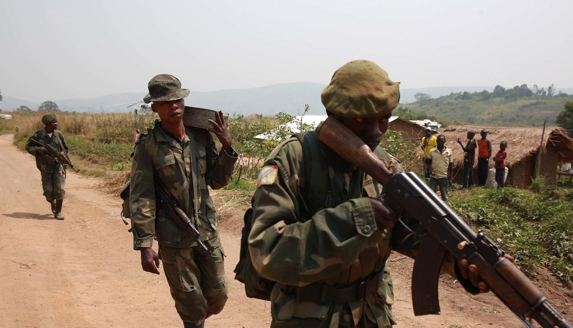 Soldados de las Fuerzas Armadas realizando patrulla en el Congo, 2015. Fuente: Beyond Nuclear International