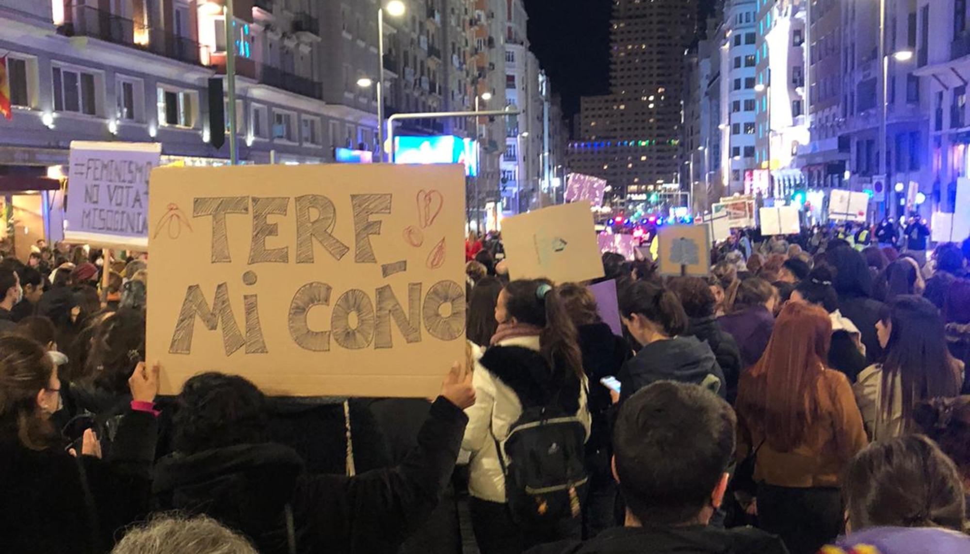 8M en madrid 2022. Manifestación con el lema: El feminismo es abolicionista.  - 1