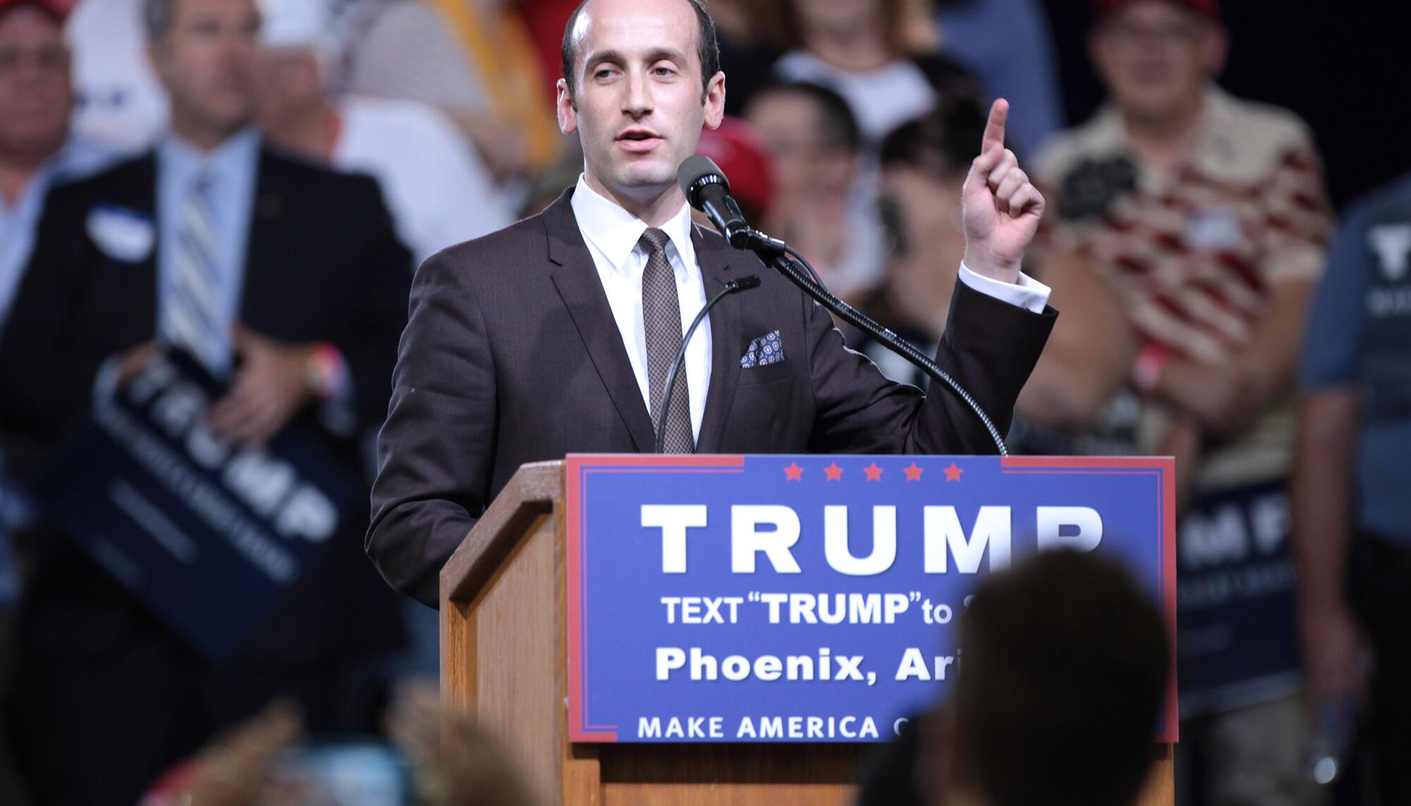 Stephen Miller asesor seguridad nacional
