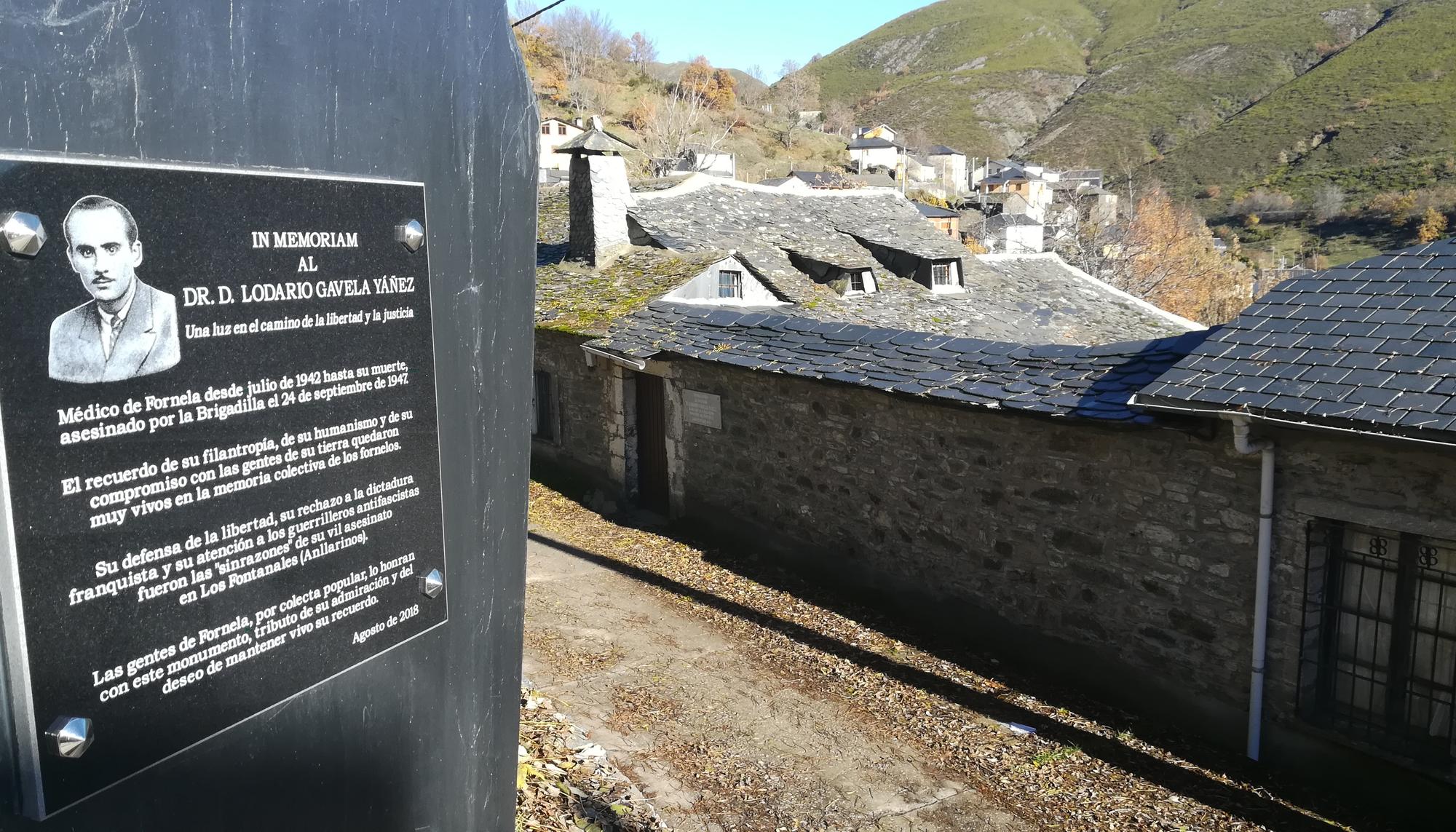 Monolito y casa de don Lodario, el médico de Fornela