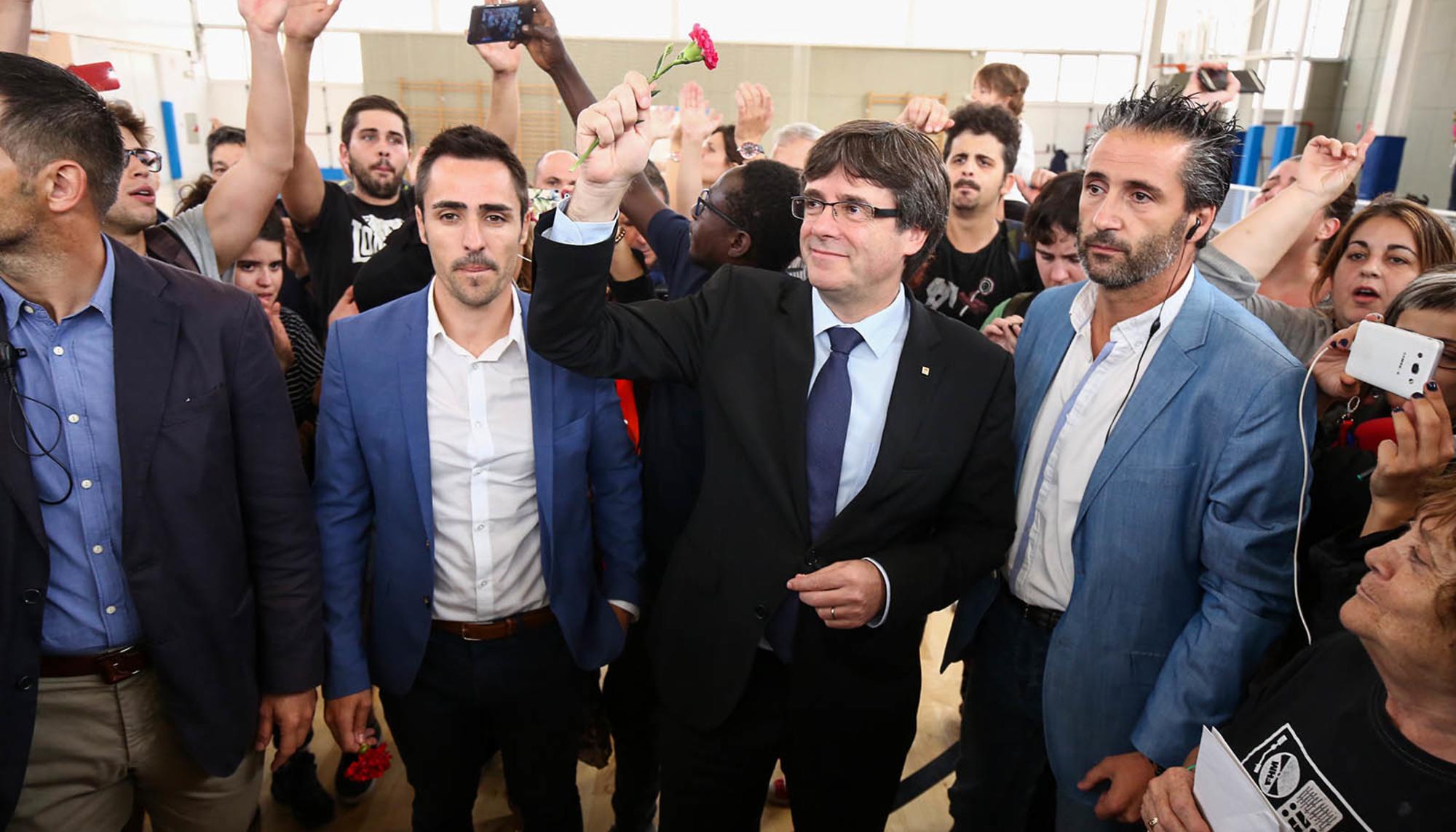 Puigdemont en el pabellón en Sant Julià de Ramis