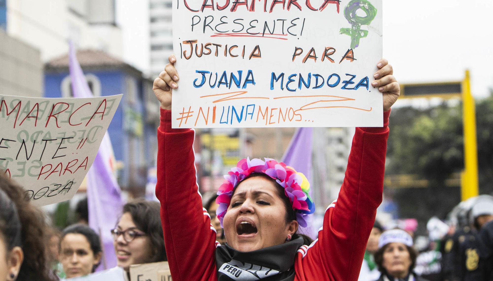 Manifestación feminicidio violencia machista Perú.