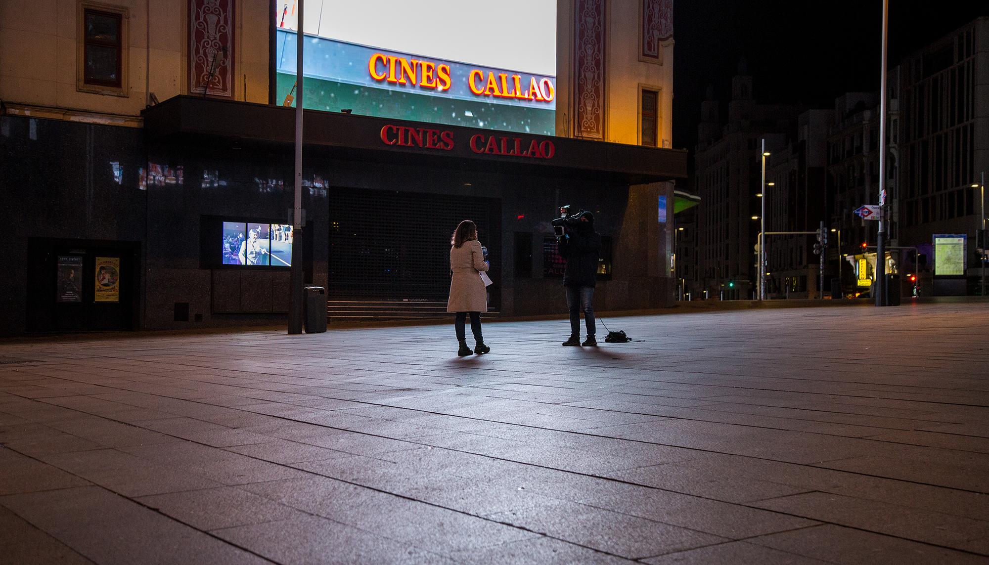 Prensa en la plaza de Callao durante el asilamiento coronavirus