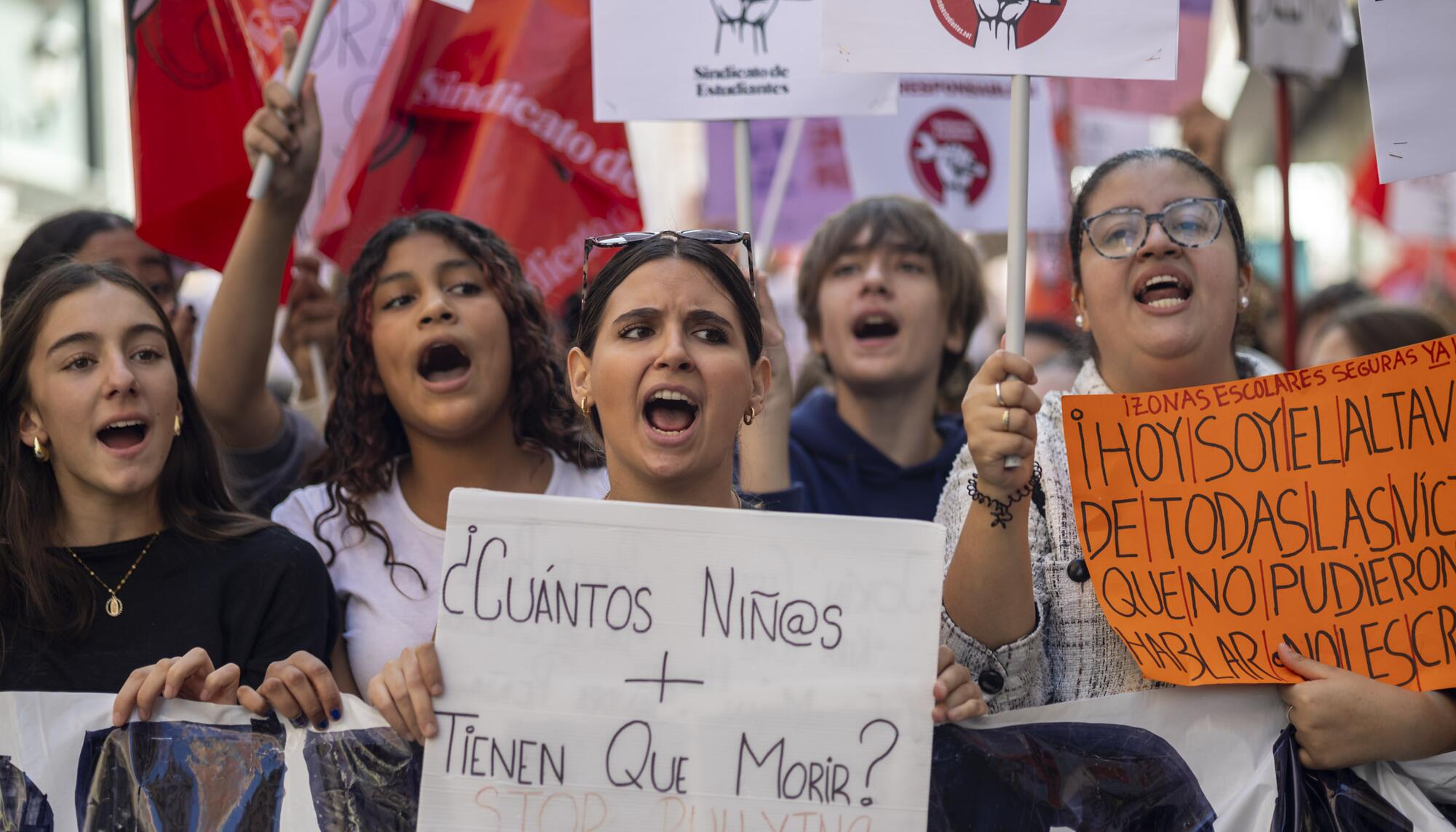 Manifestación  Acoso escolar justicia para Sandra - 5