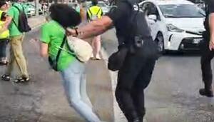 La represión policial calienta el inicio de la cuarta semana de huelga valenciana