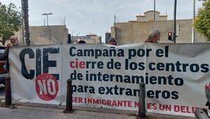 La Campaña por el Cierre de los CIE logra paralizar la deportación de un joven marroquí encerrado en València