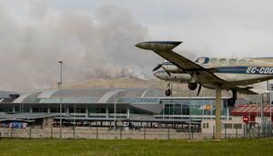 Vigilantes y emisoristas del servicio contra incendios exigen a la Xunta que revise sus categorías profesionales