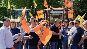 “Pasamos de ser el granero a ser el desierto”: el campo de Castilla y León sale a la calle