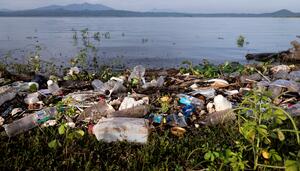Defender el agua, defender la vida: mujeres de El Salvador frente a las amenazas de la contaminación