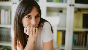 Laura Vivar: “El luto era un sistema de control sobre el cuerpo de las mujeres”