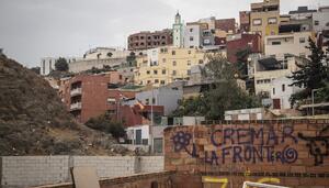 En Ceuta, la vida se abre paso a pesar de la incertidumbre