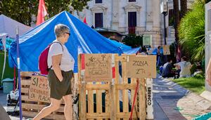 Más de 400 tiendas continúan acampadas en València para exigir el derecho a la vivienda y preparar la huelga