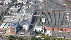 La industria automotriz se viste de verde oliva para escapar de su crisis