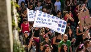 Italia: una red de colectivos facilita el acceso al aborto que dificulta el Gobierno de Meloni