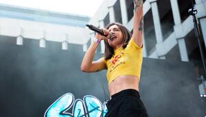 Sara Socas: la artista canaria que no subestima el poder de la palabra