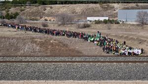 Más de tres mil personas marchan hacia la Cañada Real contra los derribos y por el derecho al territorio