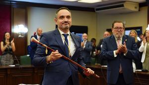 Admitida la querella por acoso sexual de la exedil de Móstoles que relata coacciones del PP para no denunciar