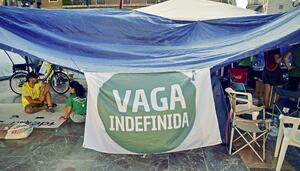 El profesorado valenciano rechaza la oferta de Conselleria y suspende la huelga temporalmente