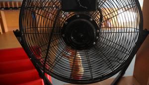 Un año más sin climatizar los centros educativos en Madrid: “Se han producido muchos golpes de calor”