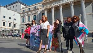 Plataforma Trans redacta un Real Decreto para hacer cumplir los derechos de las personas trans extranjeras