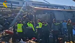 El accidente ferroviario de Toledo sacude la campaña electoral y la derecha apunta a Óscar Puente