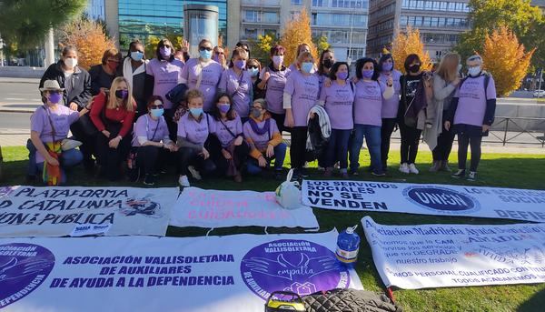 Protesta de las cuidadoras a docilio 3