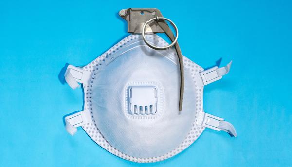 Montaje mascarilla sanidad vs militar