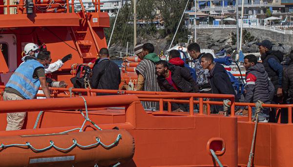 Muelle de Arguineguín, crisis migratoria en Canarias 1