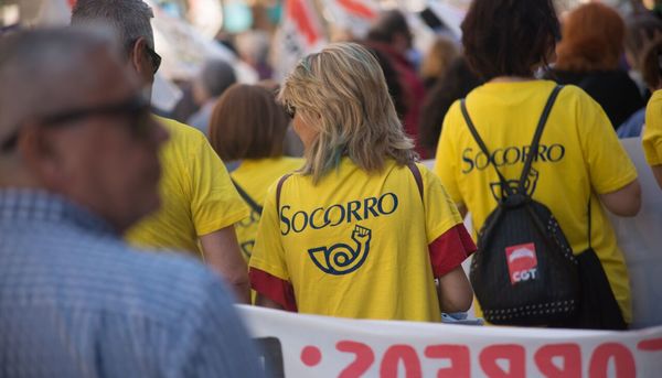 Manifestacion 1M Alicante 1 correos