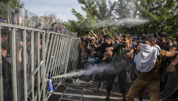 Refugiados frontera Serbia Hungria