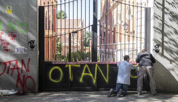 Activistas convierten por unas horas la Escuela de la Guerra del Ejército en una “Escuela de Paz” - 7