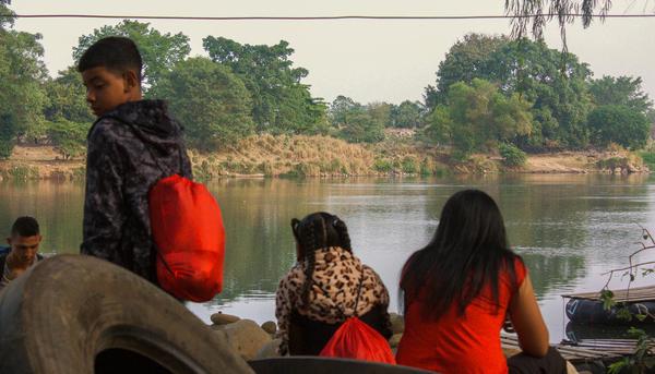 Migrantes frontera rio - 6