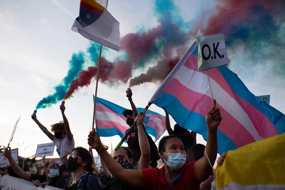 Ley Trans | La protesta contra el cortejo del PSOE por la Ley Trans ...