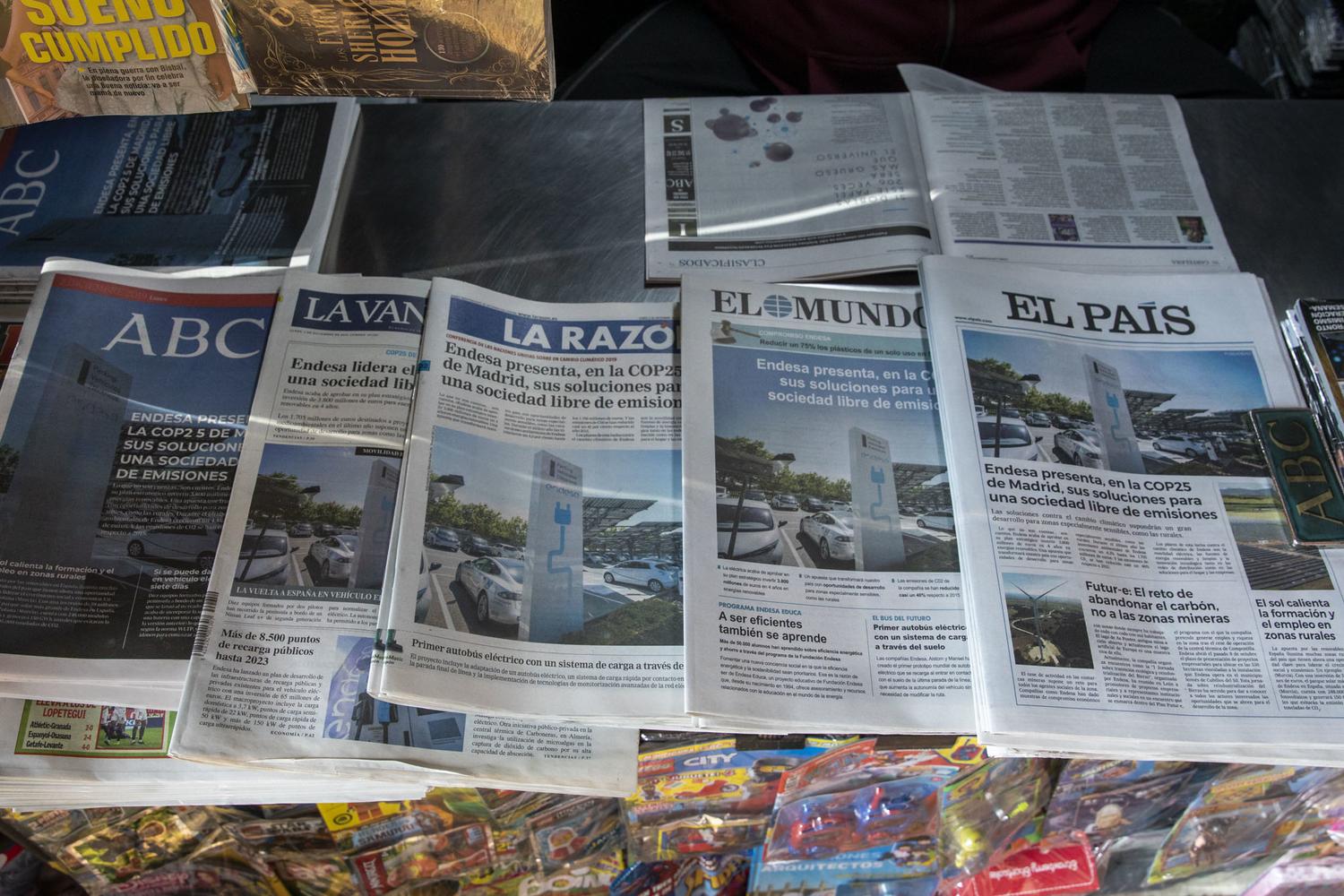 https://www.elsaltodiario.com/uploads/fotos/r1500/03cb377f/Portadas_Endesa.jpg?v=63742507398