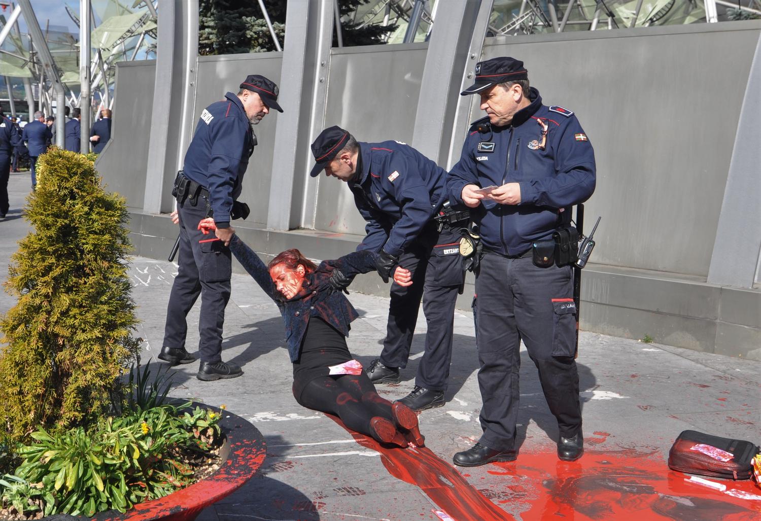 https://www.elsaltodiario.com/uploads/fotos/r1500/0a894827/accion%20bbva%202019%20-%201.jpg?v=63814212804