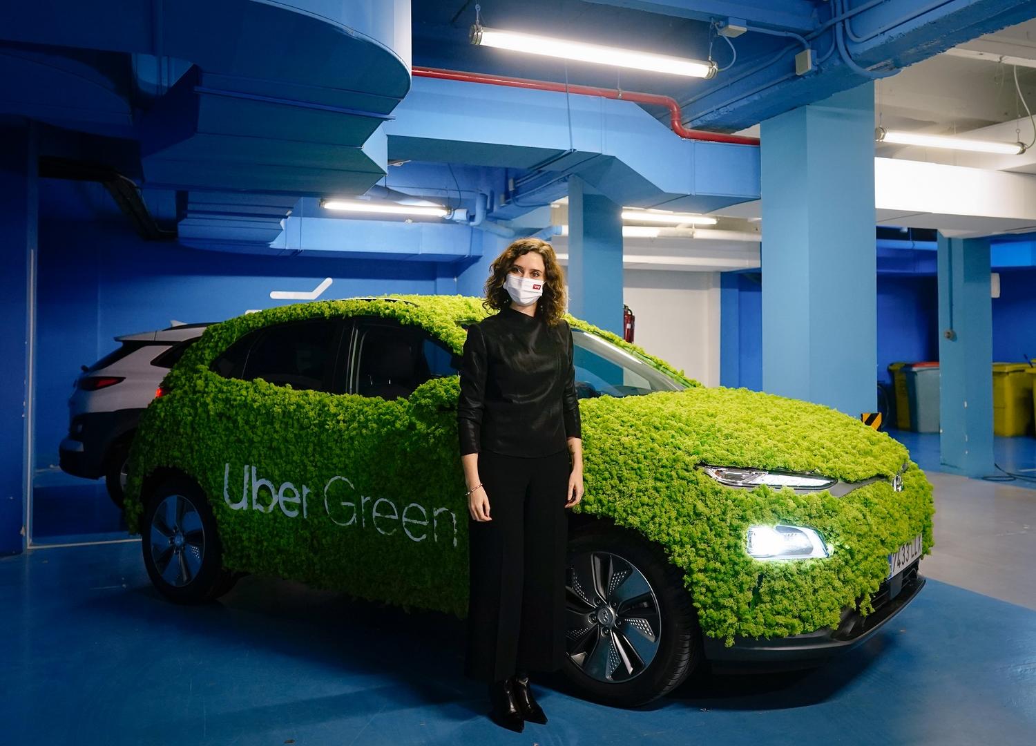 https://www.elsaltodiario.com/uploads/fotos/r1500/94cd4d72/diaz_ayuso_-_ubergreen-_medioambiente-_transportes_1.jpg?v=63830287930